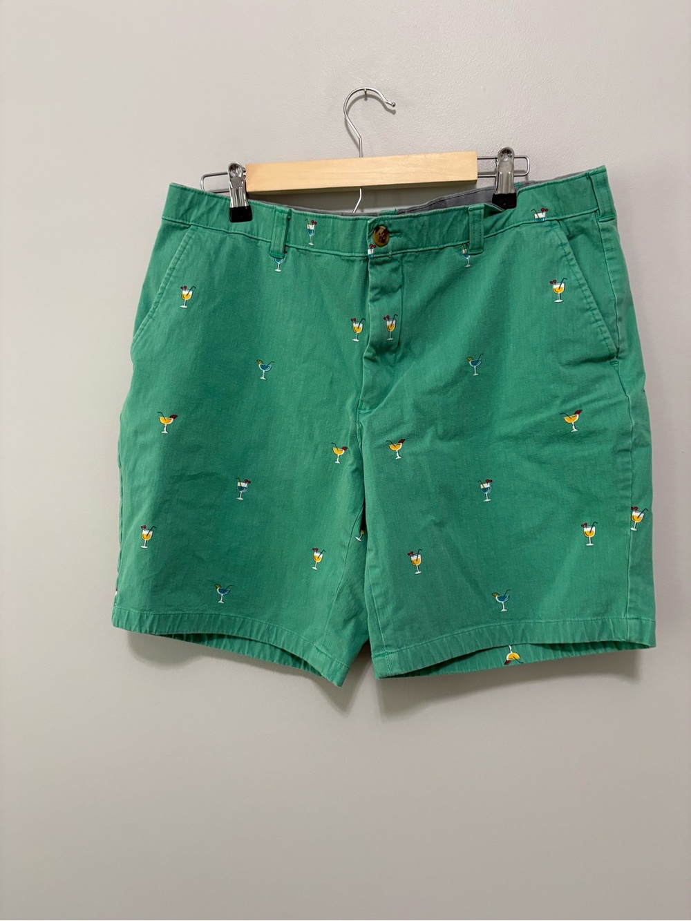 Club Room Classic Preppy Green Cotton Blend Embroidered Cocktail Glass Shorts